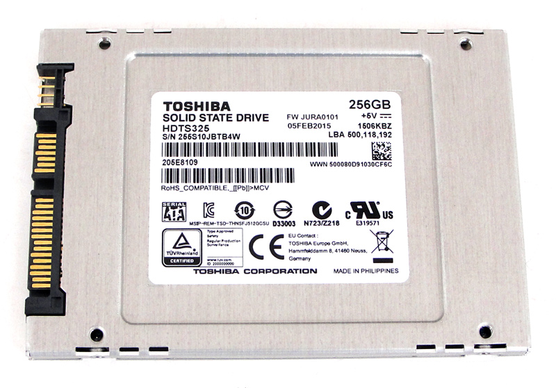 Toshibas TC358790XBG-Controller arbeitet im Inneren.