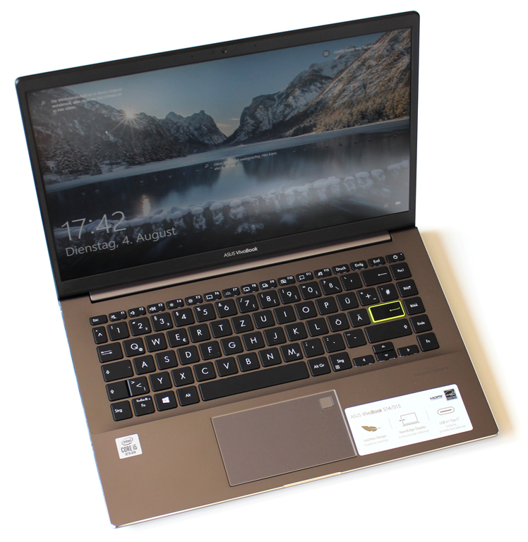 Unser Testmuster des VivoBook S14 kam in der schicken Farbvariante „Indie Black“.