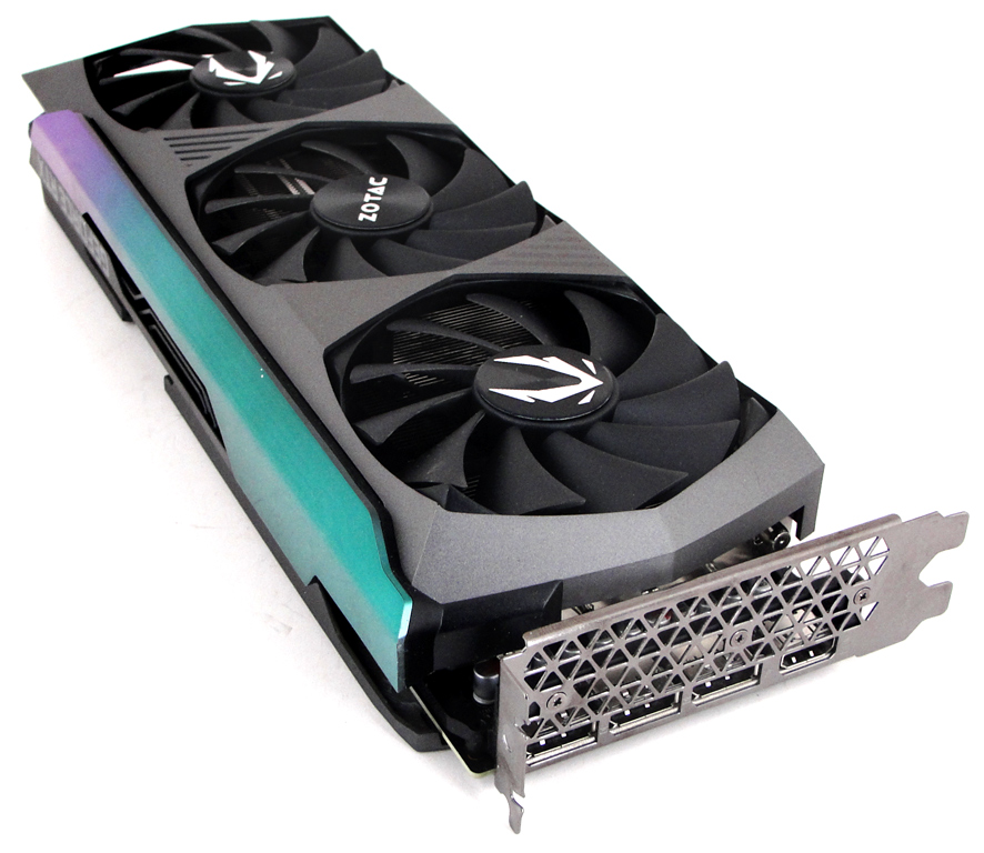 Die ZOTAC GeForce RTX 3080 AMP Holo kommt mit einer extravaganten Kühlung.